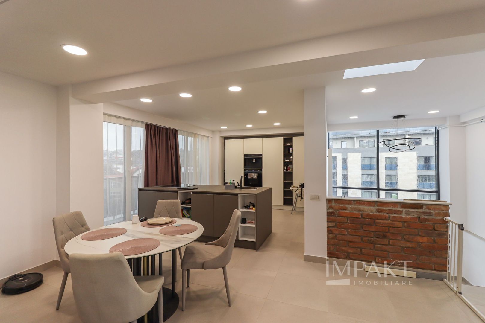 Penthouse dispus pe 2 niveluri in Dambul Rotund - Poză 2