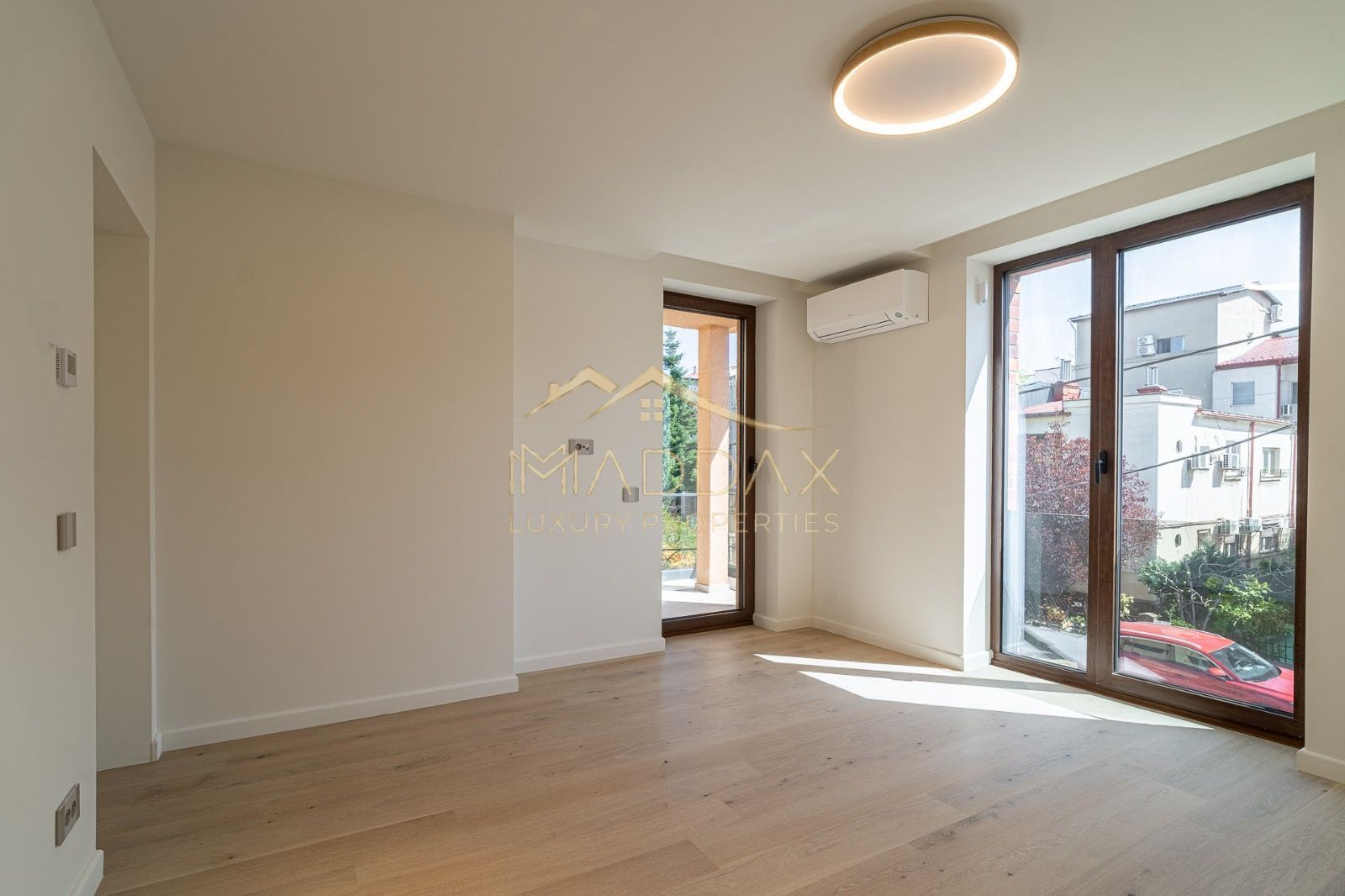 Vila Unica Noua cu 8 camere *300mp* /fotovoltaice si pompa cladura// Dorobanti - Poză 31