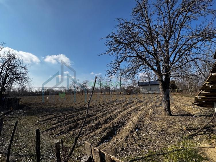 Casa locuibila la 39 km de Iasi, in Hermeziu, racordata la apa - Poză 9