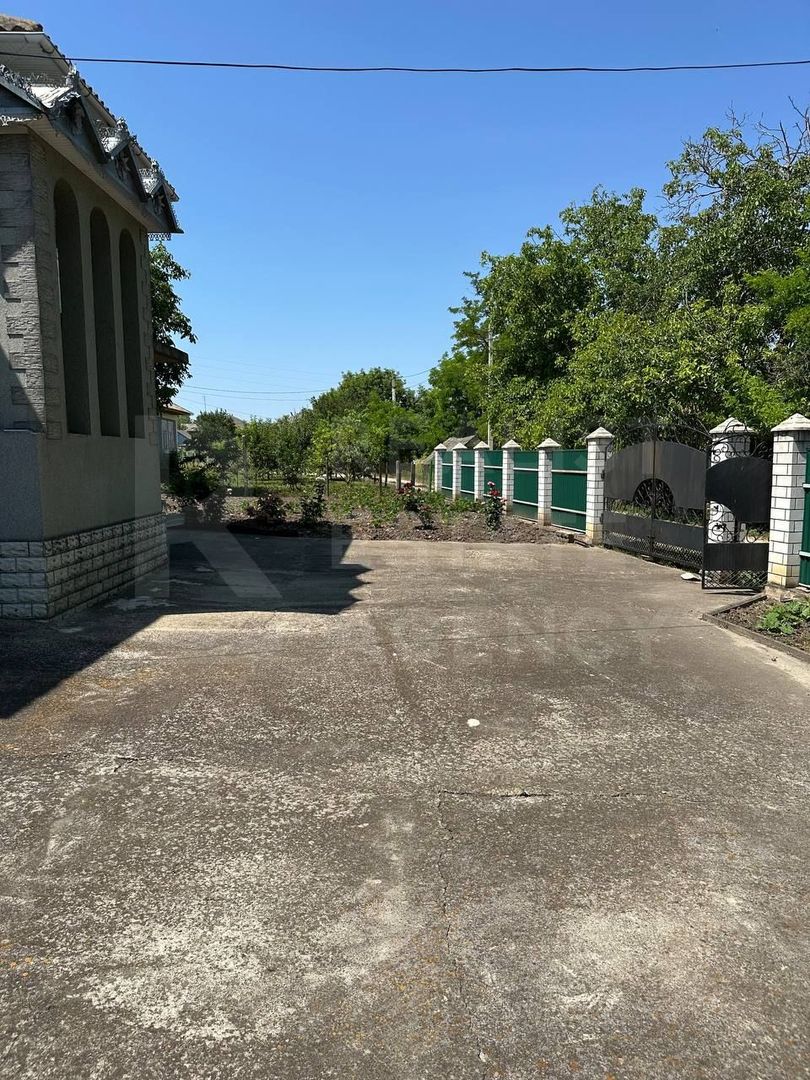 Vânzare 2 case pe un teritoriu, situată pe satul. Marandeni. - Poză 25