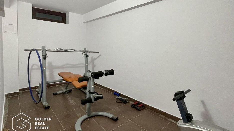 Apartament cu 5 camere și demisol mare, 2 bai, intrare separată - Poză 25
