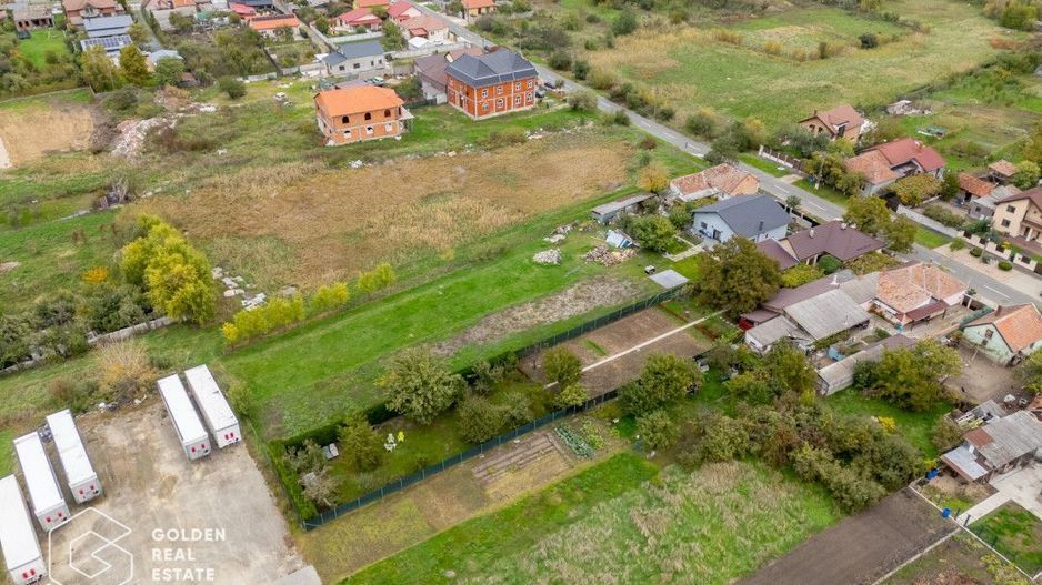Teren de 1233 mp cu casa, Gai, ideal pentru renovare sau constructie noua - Poză 3