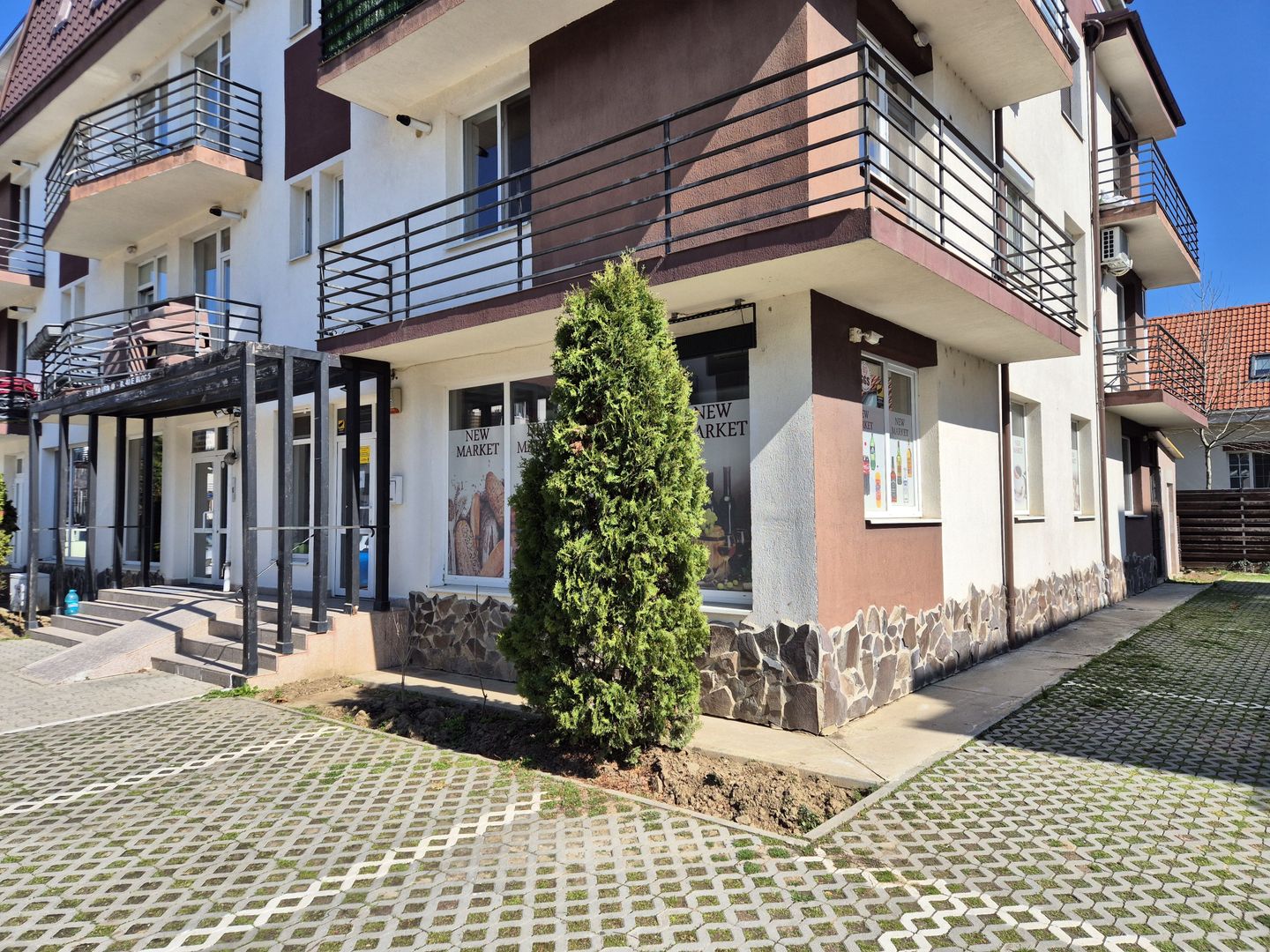 Spatiu comercial 109,54 + 2 locuri de parcare - Varteju - Poză 2