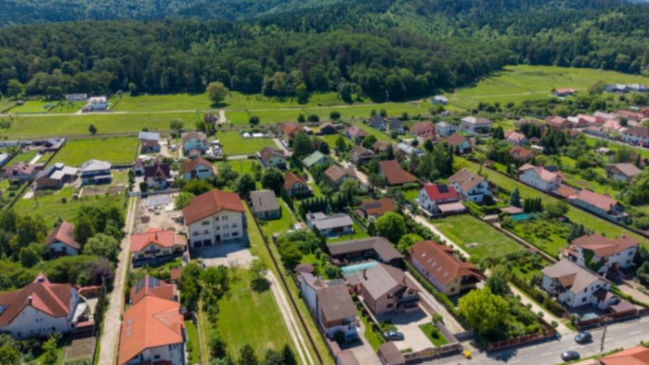 Casă Individuală - Spațioasă de Vânzare în Cristian - Poză 45