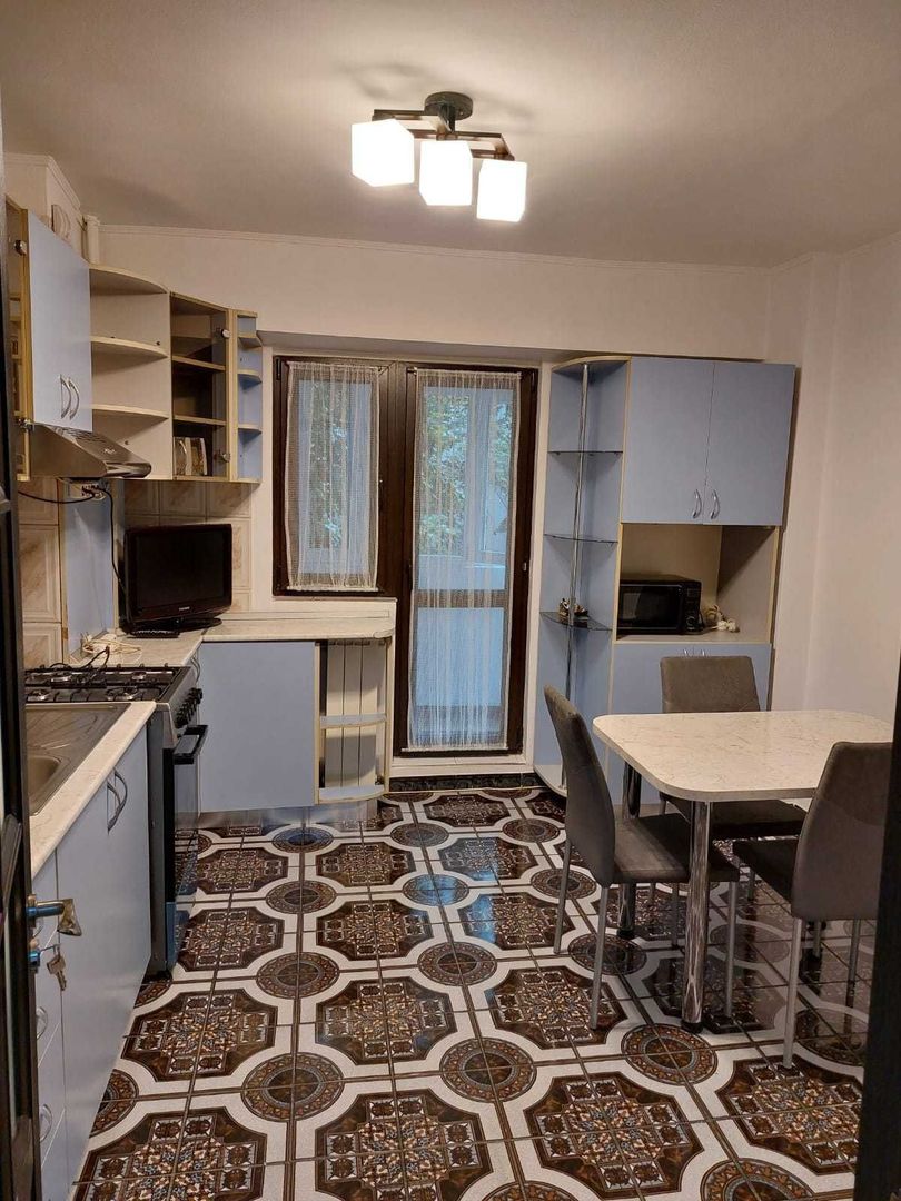 Apartament 2 camere decomandat, etaj 1, mobilat modern, Decebal - Poză 1