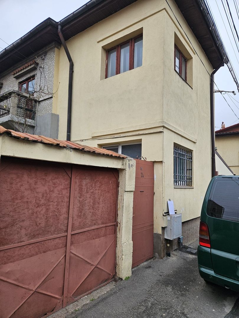 Vila S+P+E+M langa hotel Marriott - Poză 1