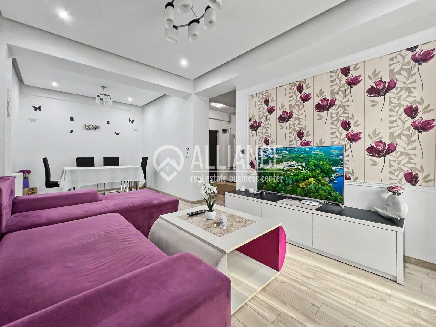 ENERGIA (COD 05) - Un apartament luminos, exact unde orașul se mișcă - Poză 1
