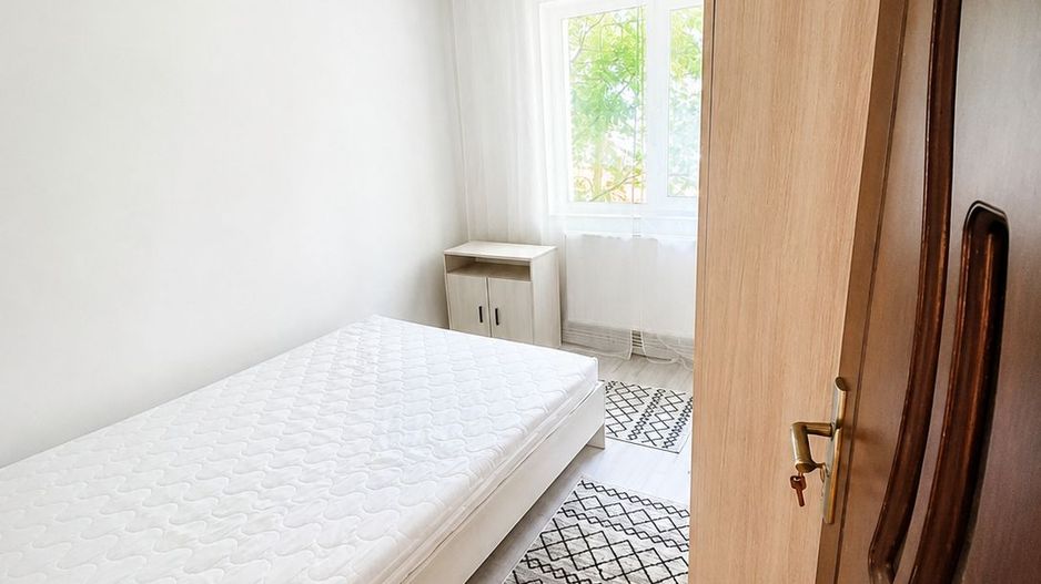 Apartament Modern 2 camere SD 50 mp Podul de Piatra 400 euro - Poză 2