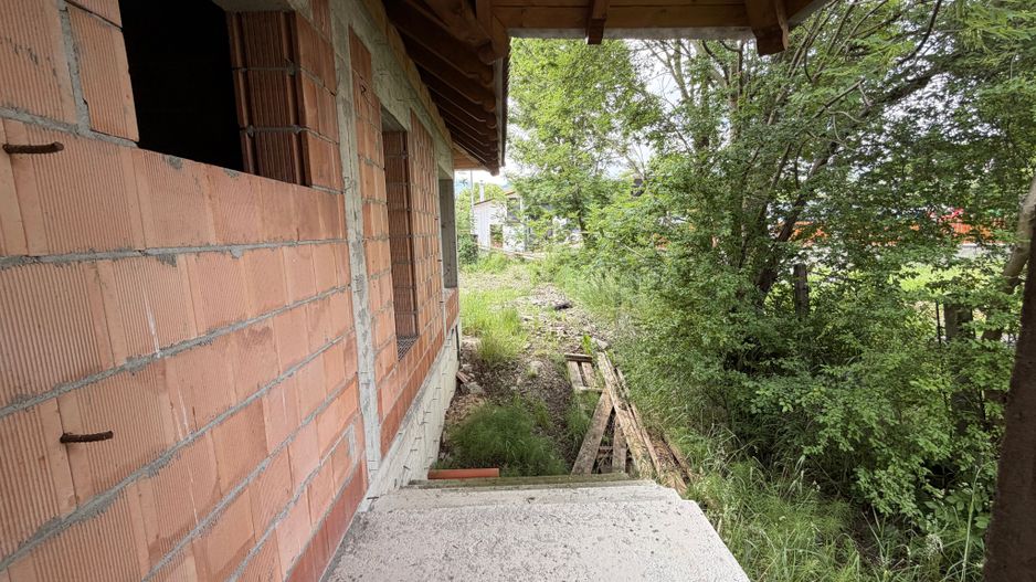 Casă de vânzare 260 mp utili + 1052 mp teren in centrul orasului Covasna - Poză 17