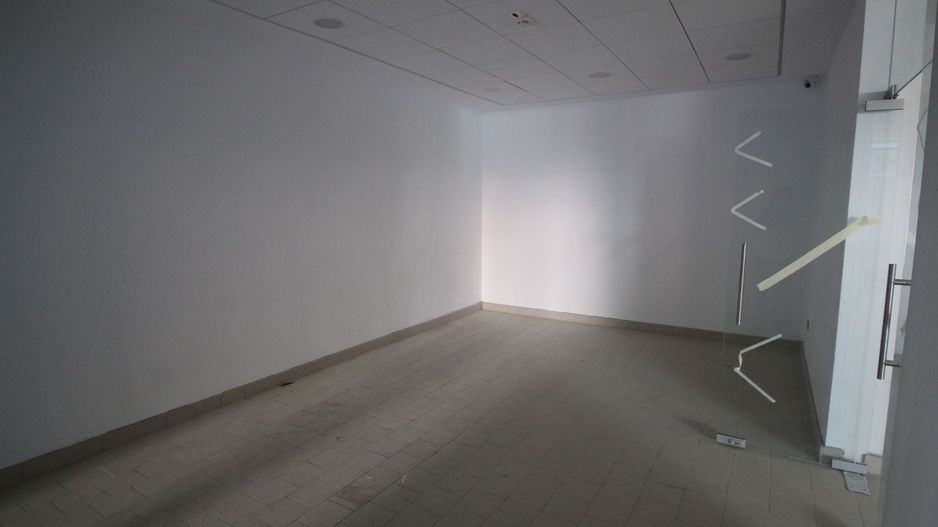 Spatiu comercial la artera pretabil showroom - Poză 8