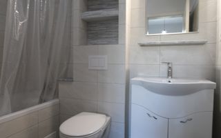 Apartament la casa, 2 camere, 2 bai, centrala proprie. - Poză 13