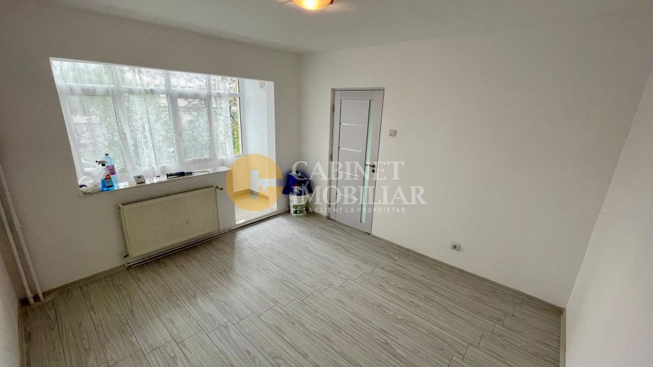 Apartament cu 2 camere - Etaj 1 - Bloc Fara Risc - Zona Primaveri - Poză 3