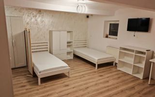 Ideal pentru studenți la UMF sau investiție pe viitor! - Poză 1