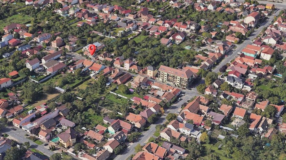 Teren cu front stradal de 14m. Vecini de calitate în Pârneava. - Poză 1