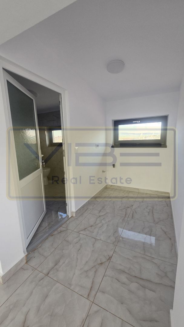 Spatiu 240mp Showroom / Magazin Industrial / Piese etc - Poză 14