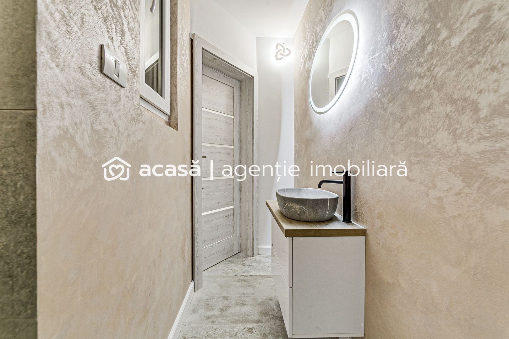 Apartament spațios în zonă centrală - Poză 8