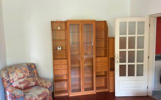 DE ÎNCHIRIAT: Apartament cu 3 camere | Cartierul Cornișa (Zona Zambara - Poză 2