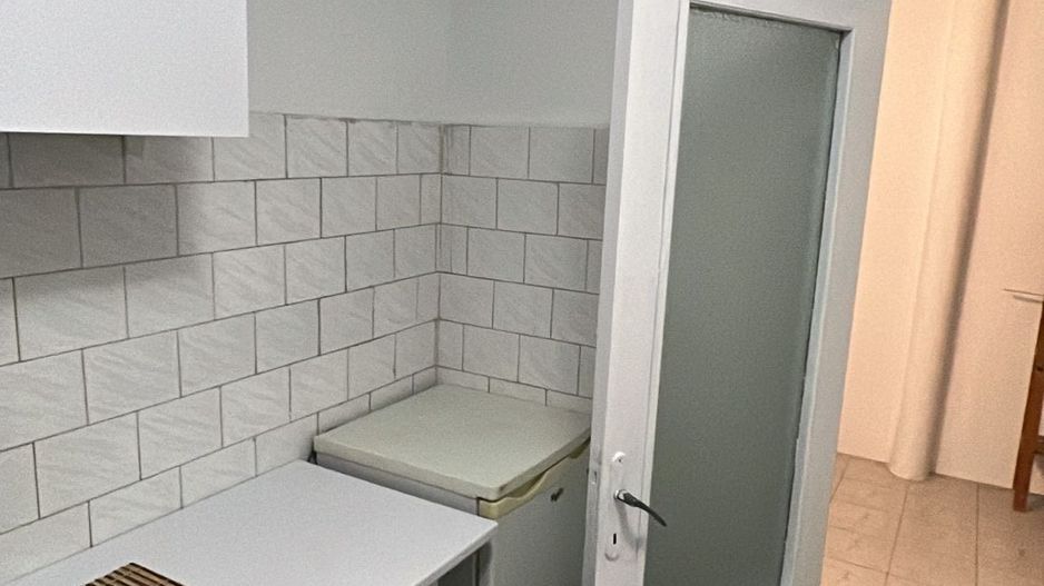 Apartament spatios, doua camere, Dezrobirii - Poză 3