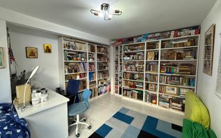 Casă complet mobilată, cu garaj și curte comună – strada Moților, Cluj - Poză 1