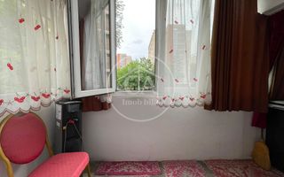 Apartament de vânzare cu 3 camere în zona Dacia, Oradea - Poză 10