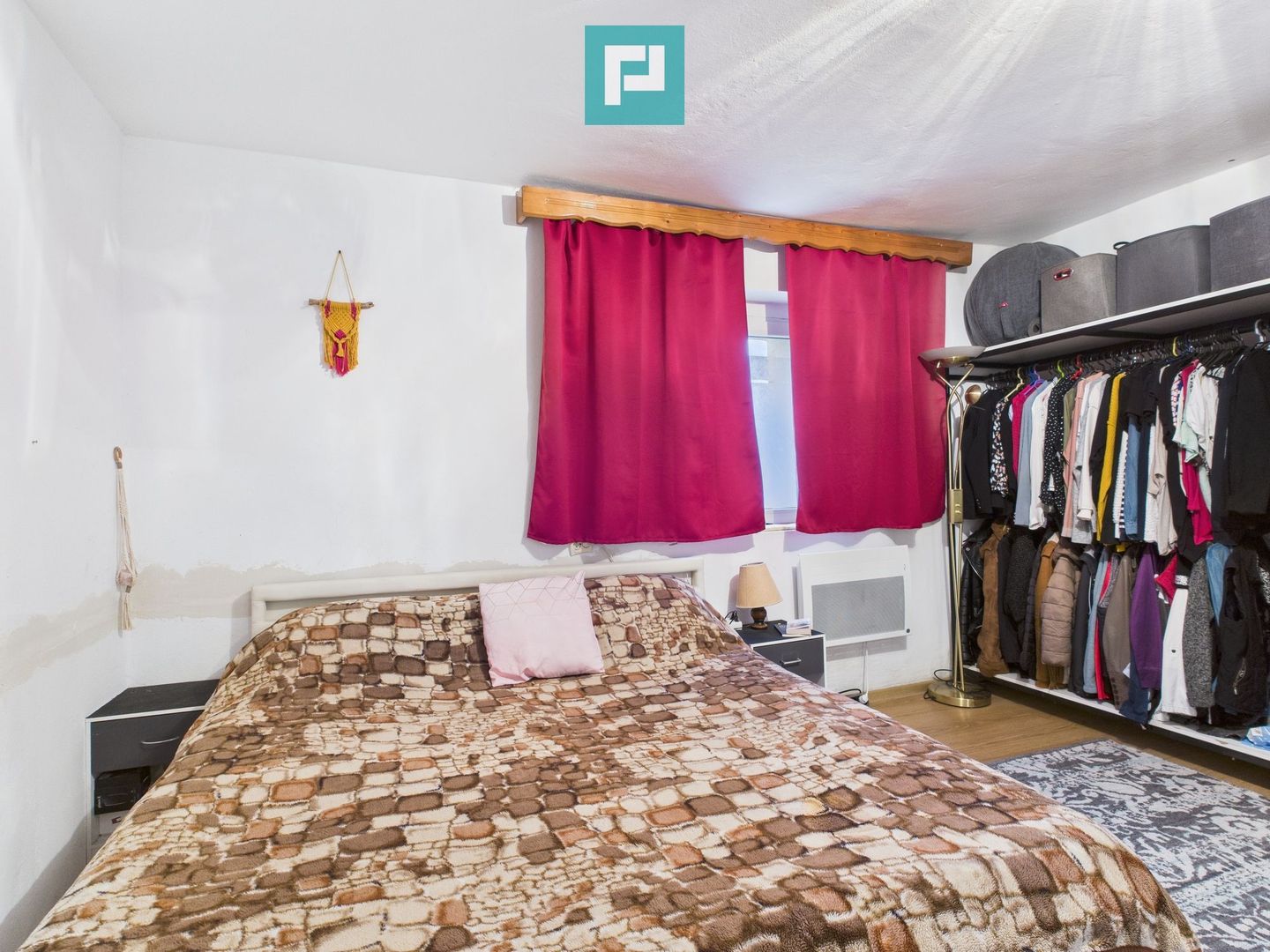 Casă complet renovată în Orțișoara. - Poză 10