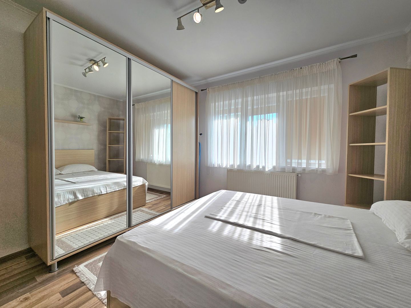 Apartament cu 2 camere de vânzare în zona Dacia Constanta renovat - Poză 5