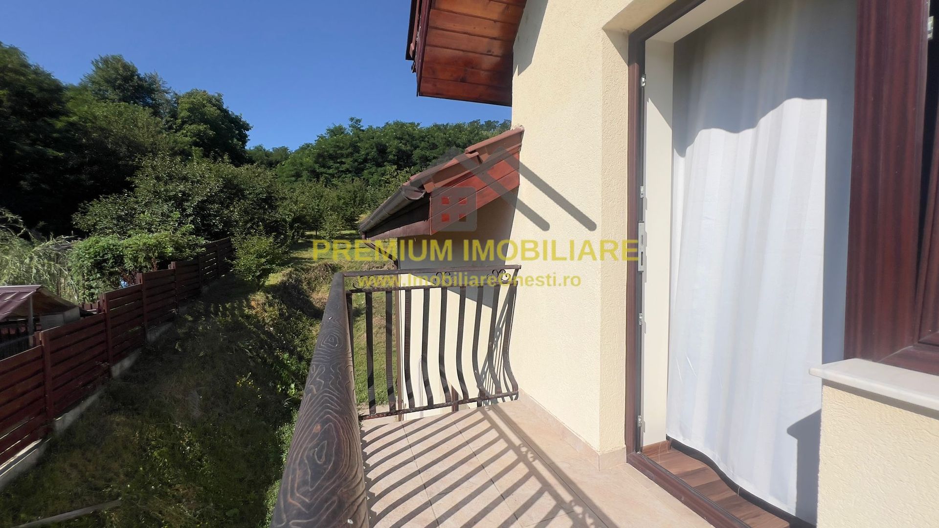 Vilă P+M cu teren de 4.200 mp + Garaj - Onești - Poză 23