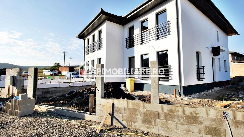 Casa la cheie 4 camere,2 bai,105mp,288 mp teren, 0% comision - Poză 1