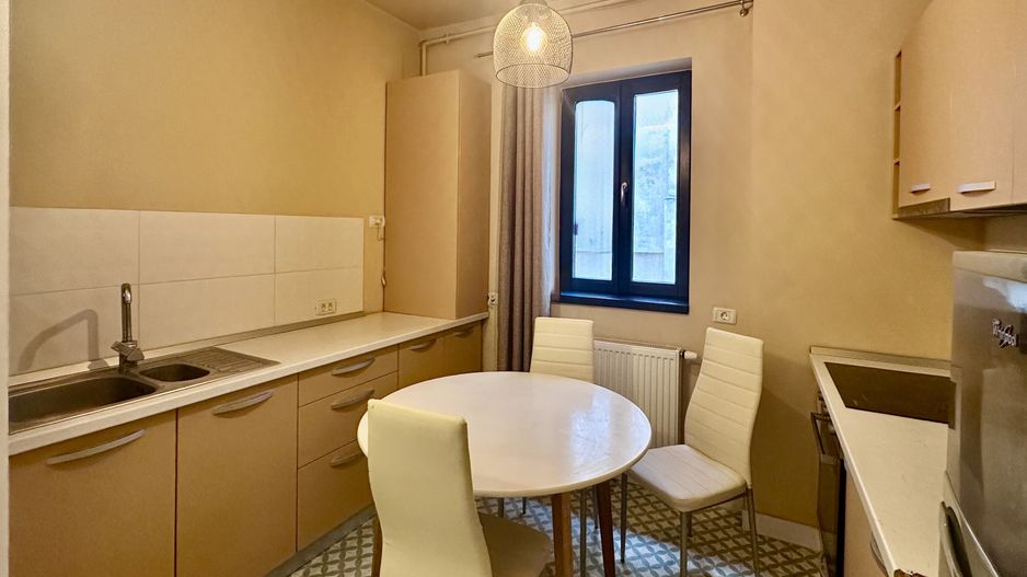 Studio boem de închiriat în zona ultracentrală a Timișoarei - Poză 10