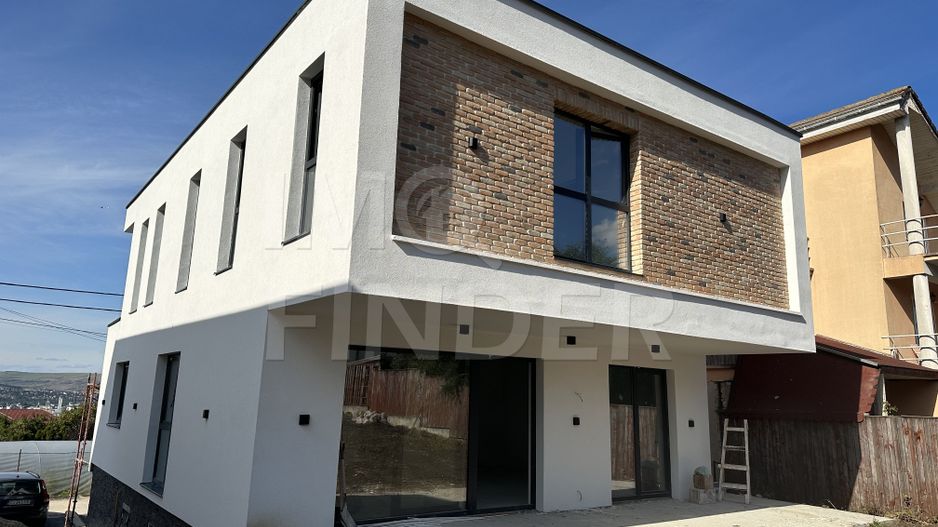 Vanzare vila smart cu piscina, strada privata,  A  Muresanu - Poză 1