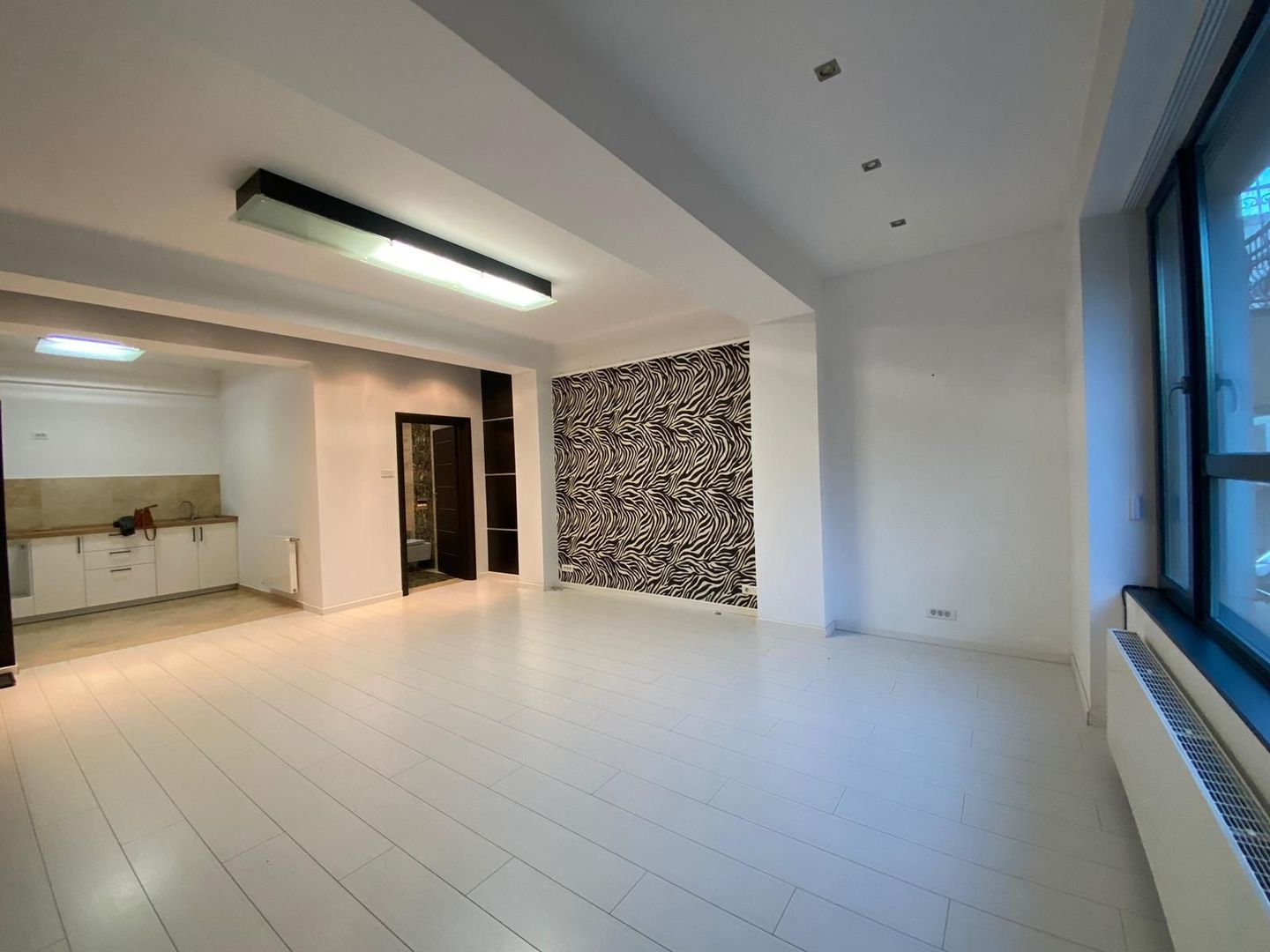 APARTAMENT PENTRU INVESTITORI I PIATA DOROBANTI - Poză 3