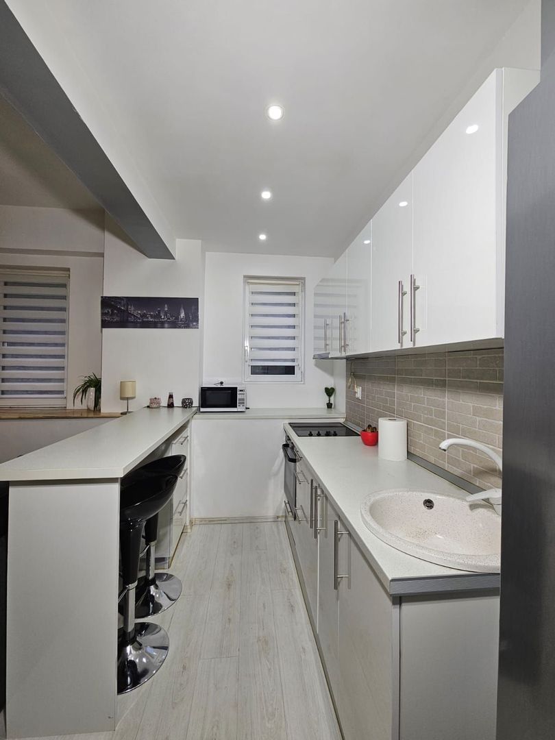 Închiriez apartament 2 camere lux modern, Piața Romană, petfriendly - Poză 9