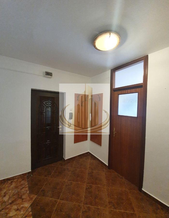 Apartament 2 camere semidecomandat cu parcare de resedinta - Poză 10