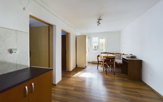 Apartament cu 3 camere, Hunedoarei - Poză 1