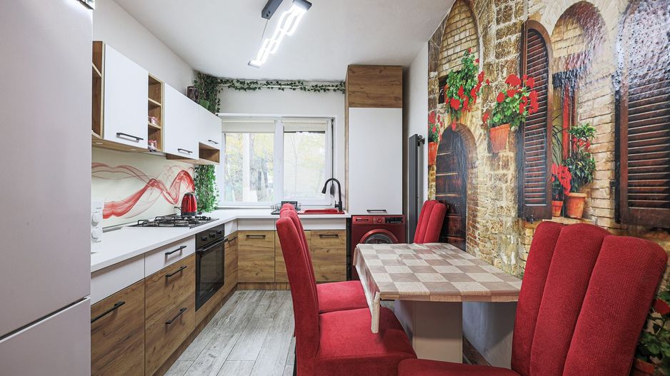 Apartament central, la parter, renovat și mobilat. - Poză 4