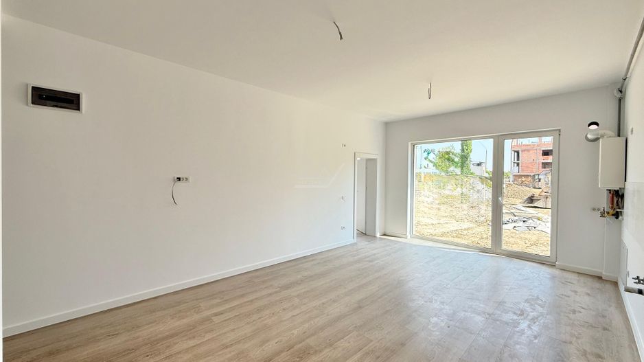 Comision 0. Gradina proprie 25 mp. Dressing. Loc de parcare. - Poză 2