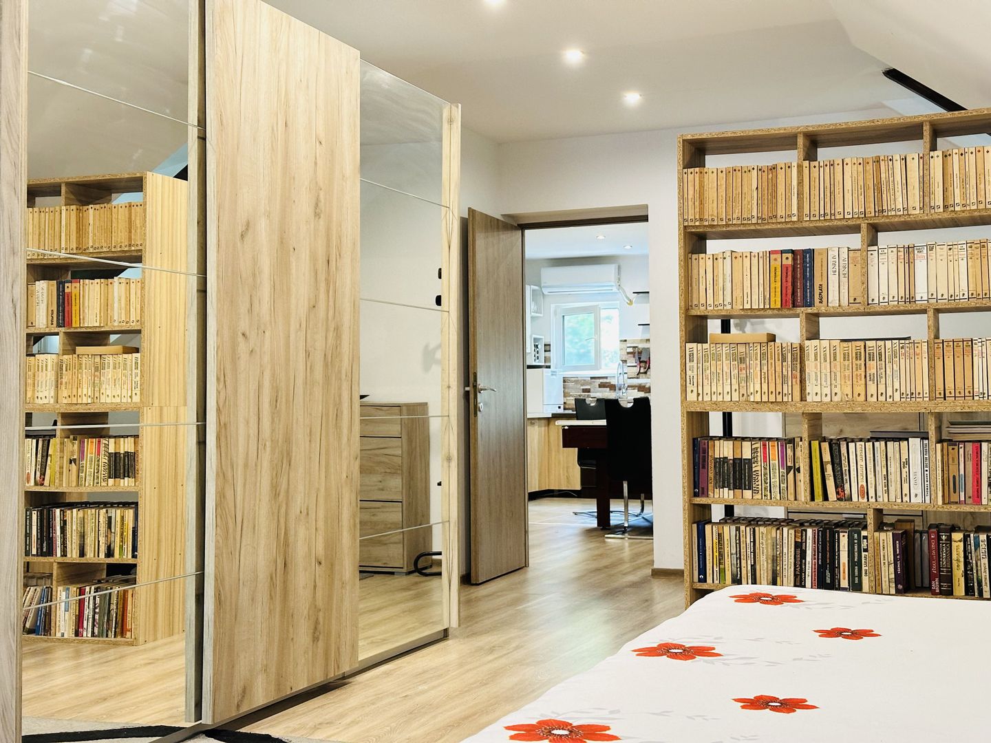 Apartament spatios cu 2 camere, in Vila apartamentata - Take Ionescu - Poză 12