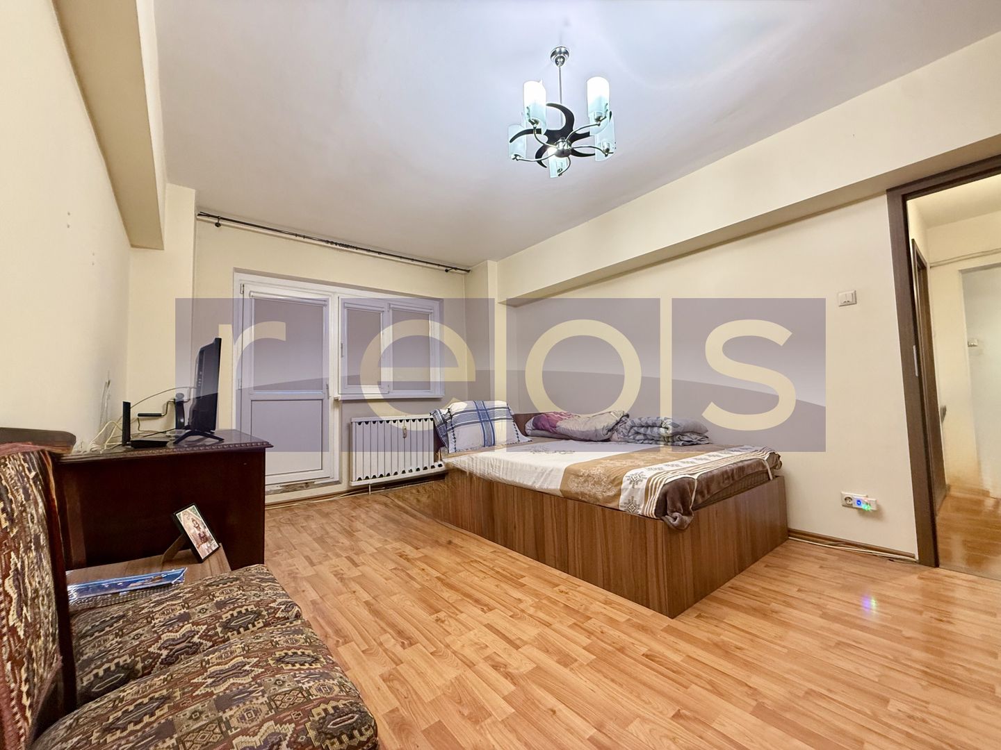 VANZARE 3 CAMERE | ZONA TITAN | MOBILAT SI UTILAT - Poză 1