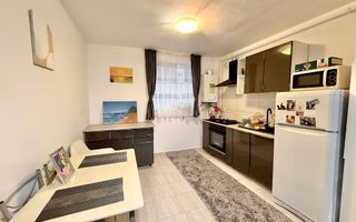 Apartament 3 camere,60 mp, balcon ,parcare, zona Terra,  Floresti - Poză 1