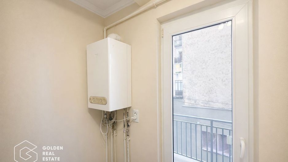 Apartament superb, BERMO, 2 camere, etaj 1, totul nou, centrala proprie, balcon - Poză 16