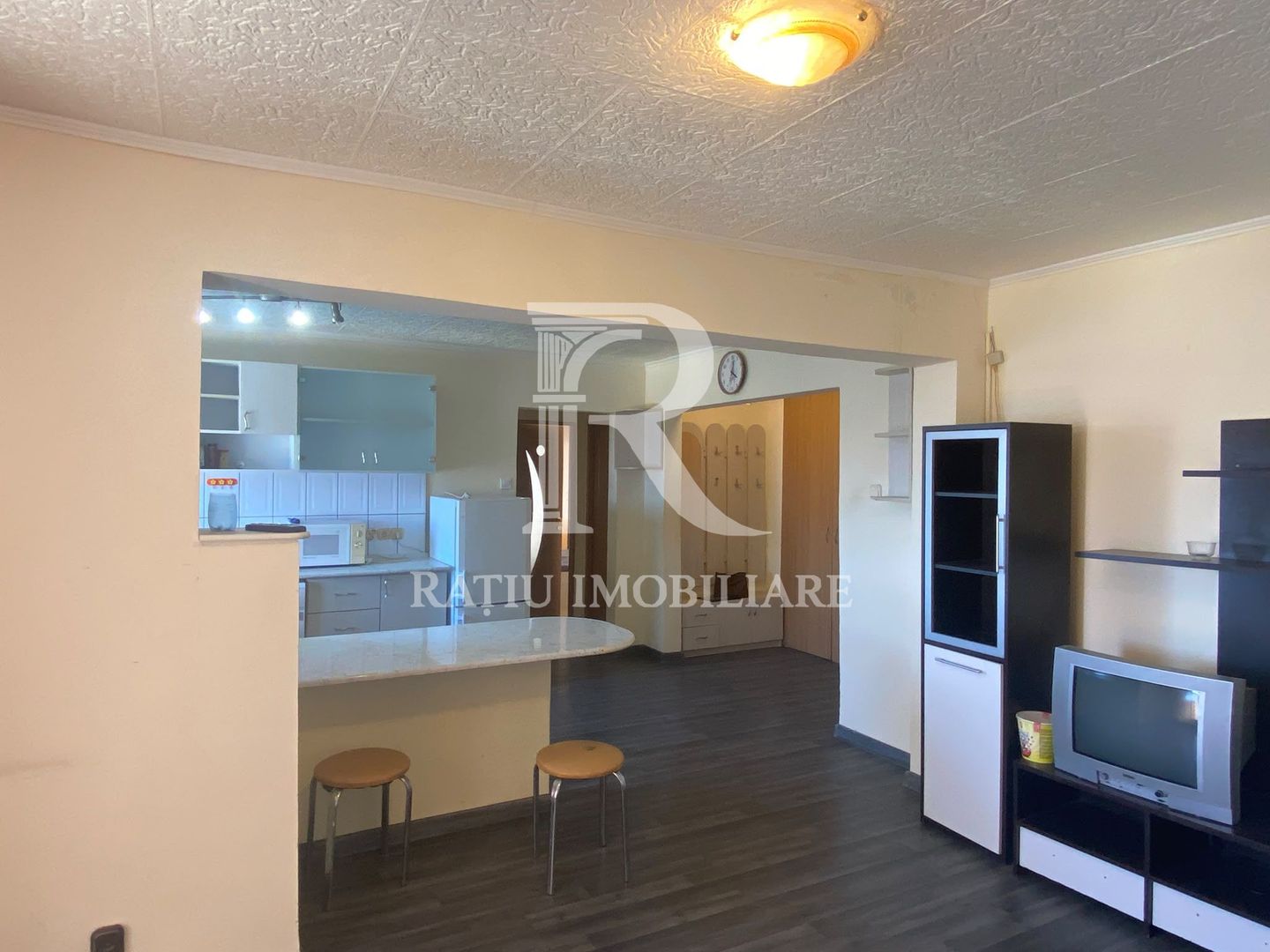 Apartament cu 3 camere de vanzare | Zona Nufarul | Oradea | - Poză 1
