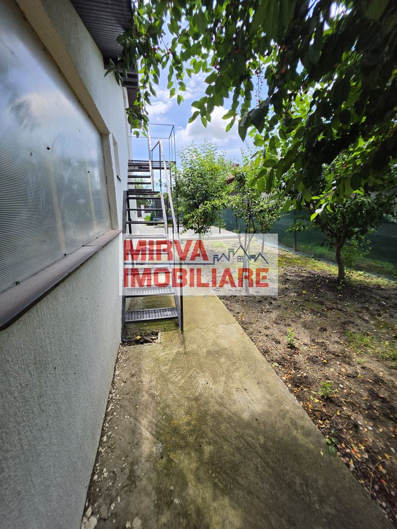 🏡 Casă renovată cu 6 camere, teren 557 mp – Berceni, Prahova - Poză 19
