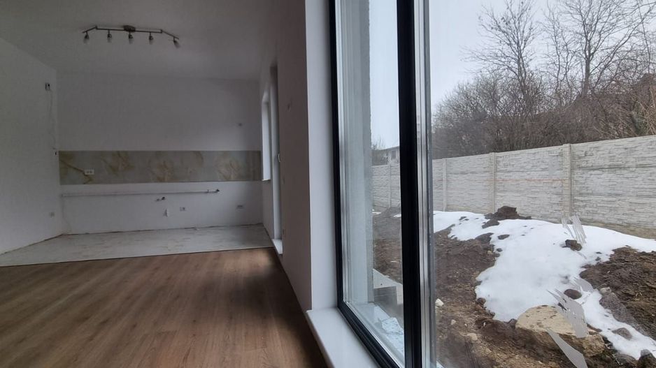 Reședință Modernă cu Finisaje Distinse - Poză 55