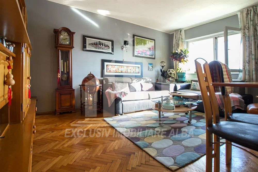 Apartament 3 camere decomandate, Cetate - Poză 2