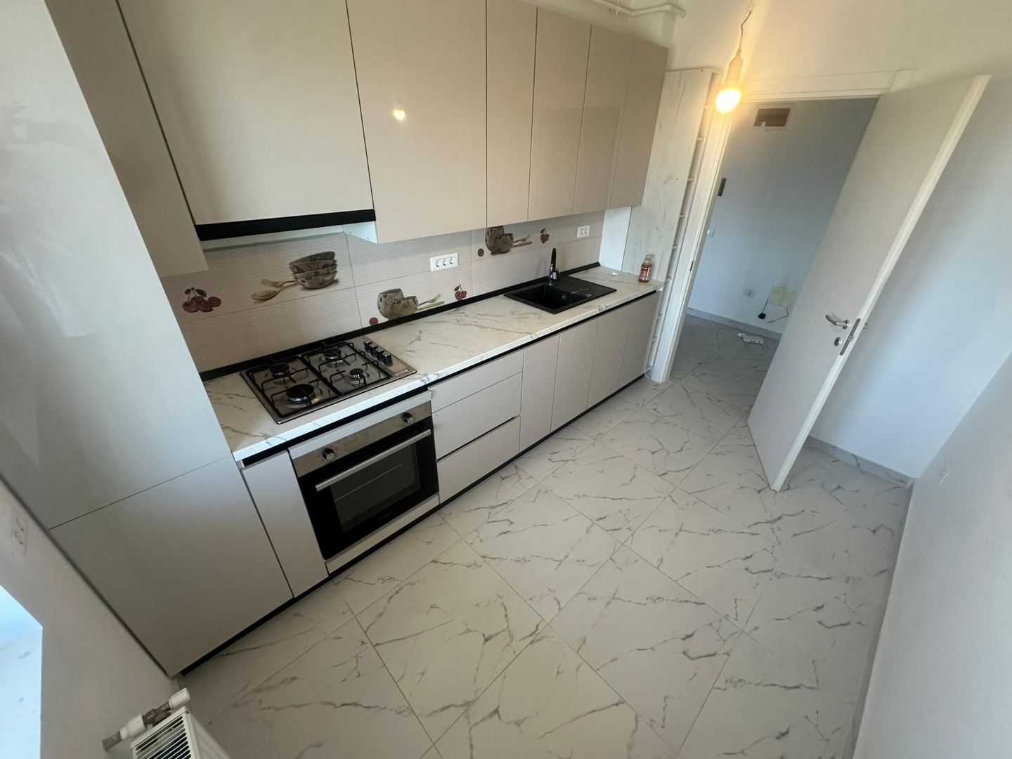 AP. 2 CAMERE- BUCATARIE INCHISA, BLOC NOU, CENTRALA PROPRIE - Poză 1