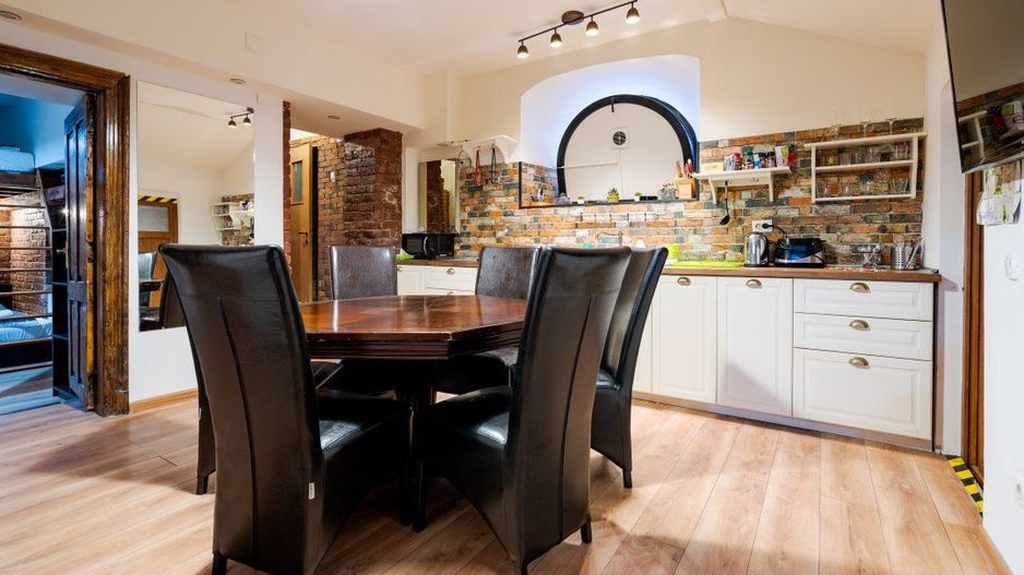 Ag BRASADAS vinde villa cu 20 camere Pta ROMANA. - Poză 15