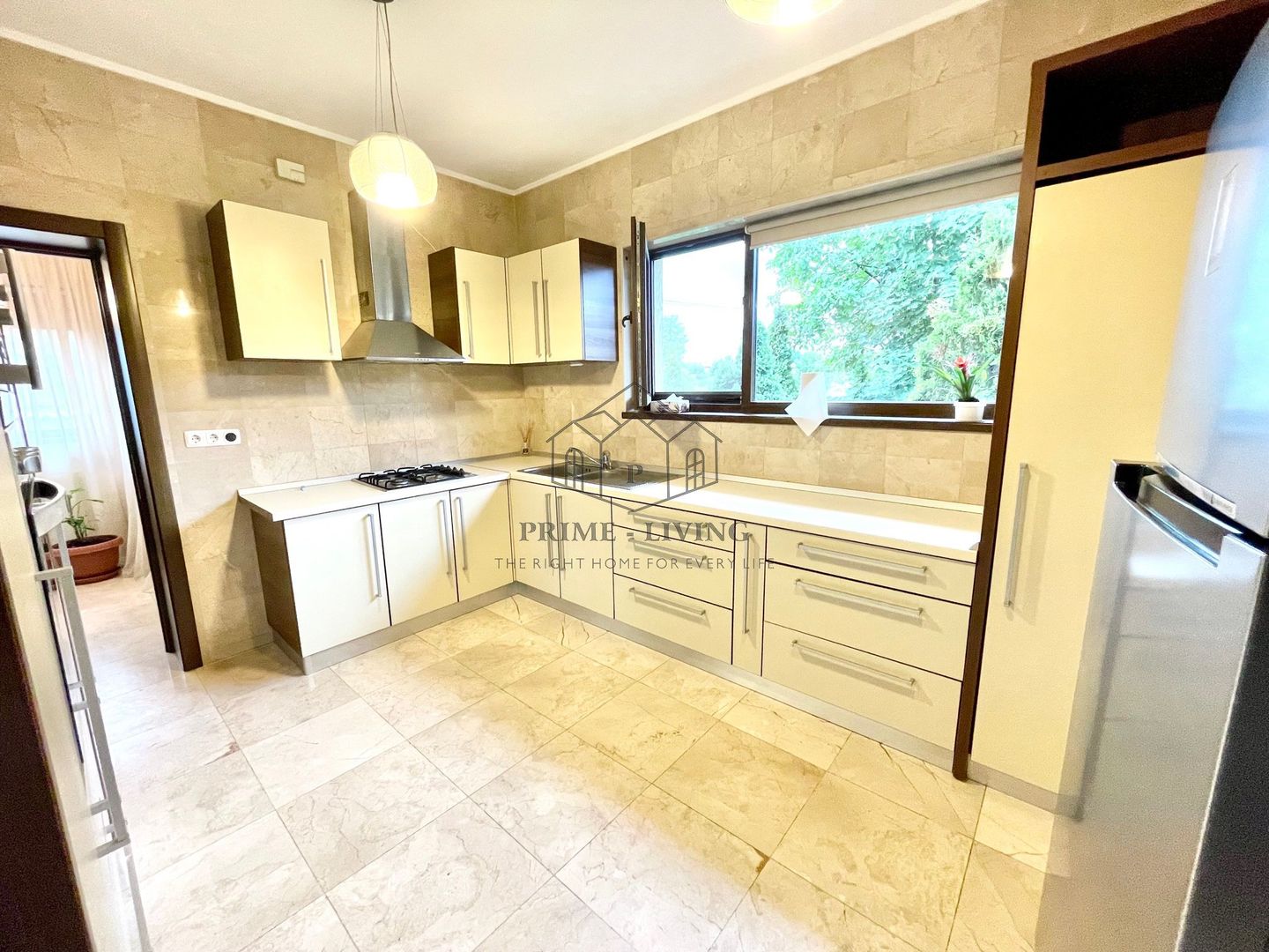 VILA CU 6 CAMERE LA INCHIRIERE IN ZONA PIPERA - Poză 13