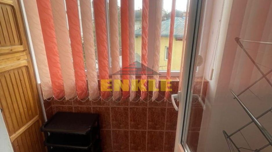 De închiriat apartament 4 camere decomandat - Poză 7