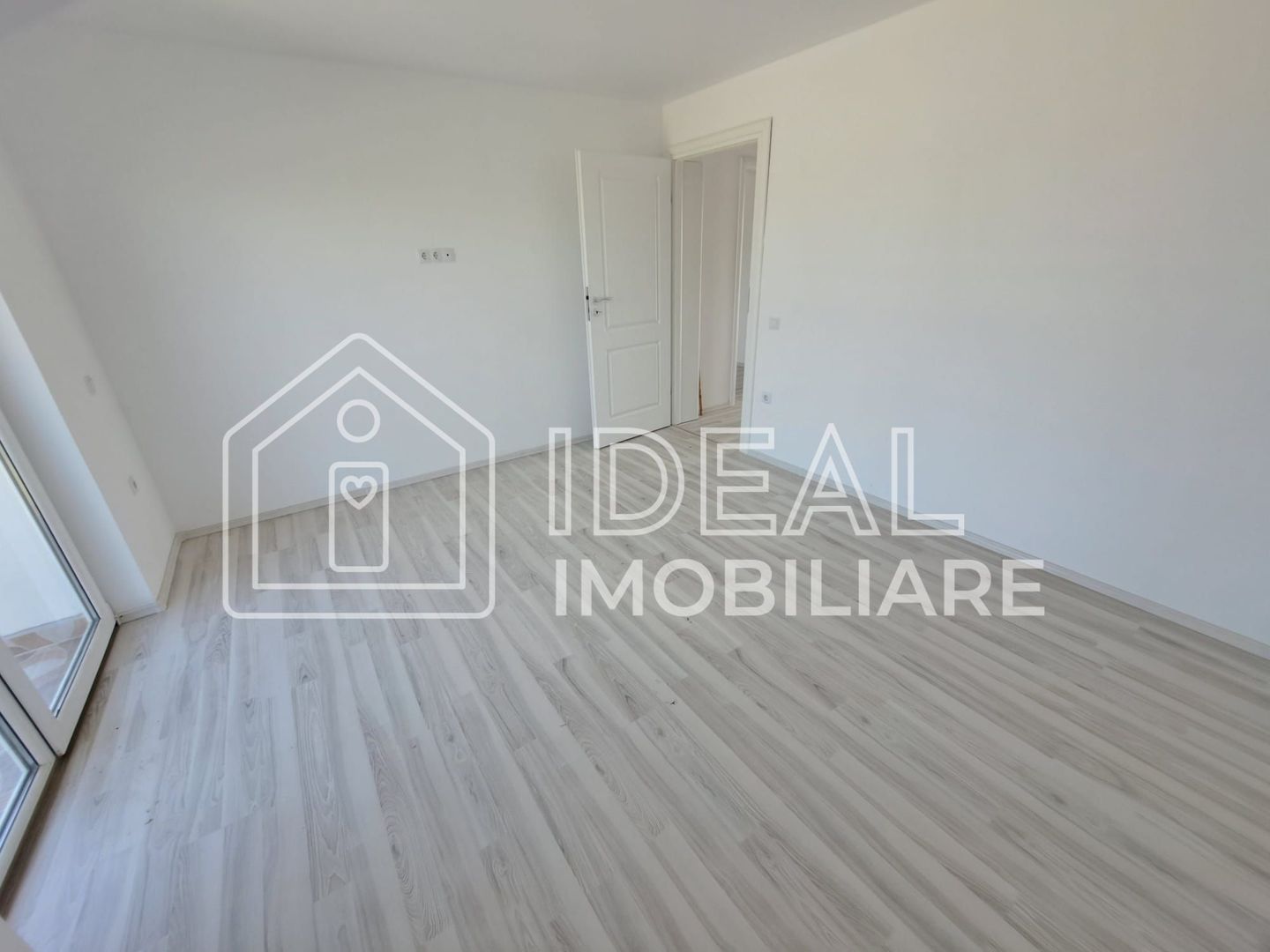 Duplex  Modern cu 4 camere si gradina ,in Cristian - Poză 9