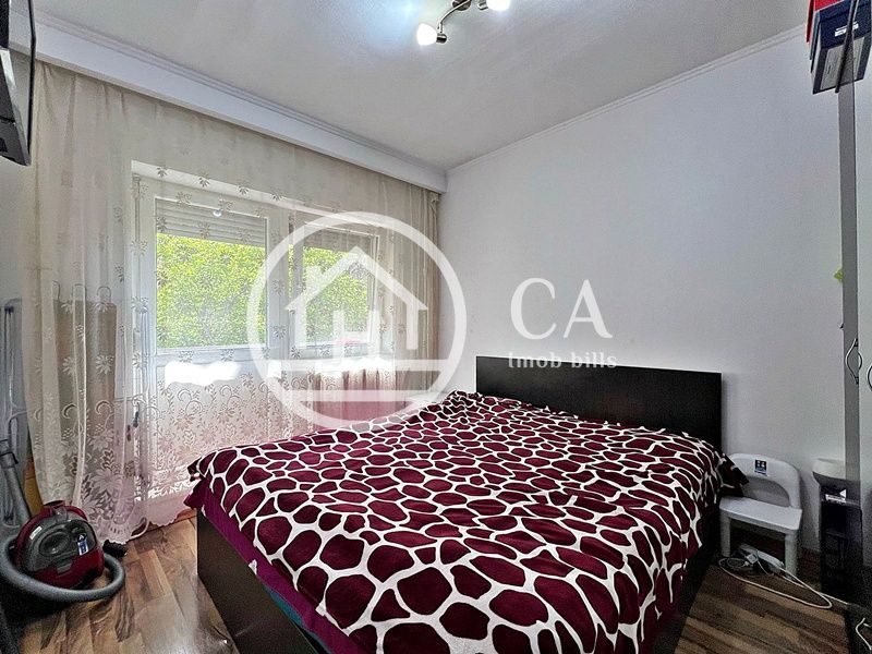 Apartament de vânzare cu 2 camere tip X mare în zona Rogerius, Oradea - Poză 3